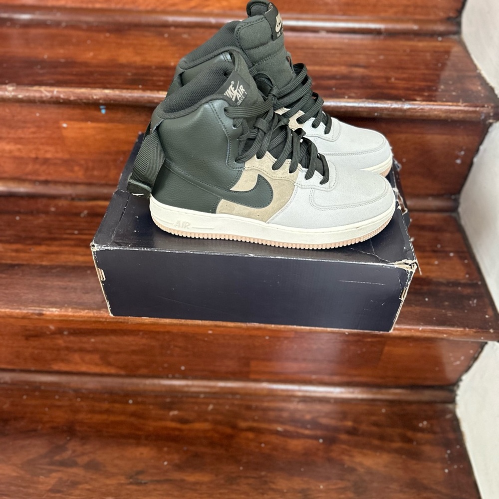 Nike Air Force 1 High ‘07  LV8